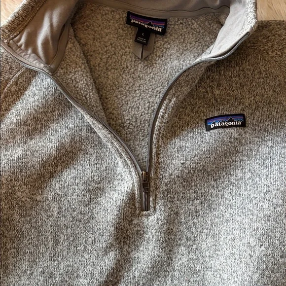 Patagonia Women's Light Gray Quarter-Zip Sweater - Picture 5 of 7